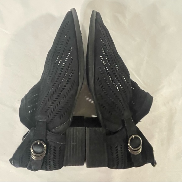 Vince Camuto Campina Black Suede Mesh Pointed Toe Ankle Boots Women’s Size 9.5 - Picture 8 of 9